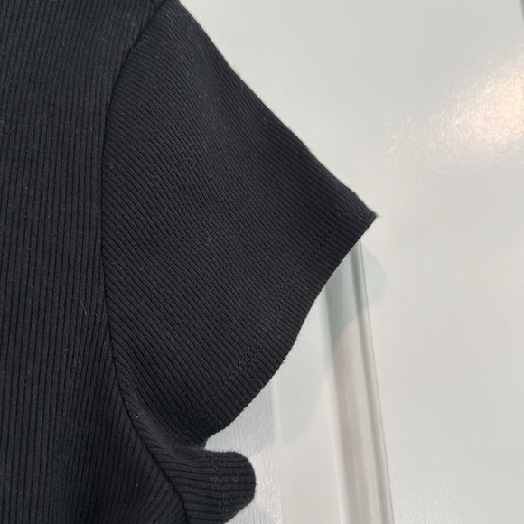 🟡 Wild Fable Black Ribbed Short Sleeve Tee Size Medium - Picture 2 of 4